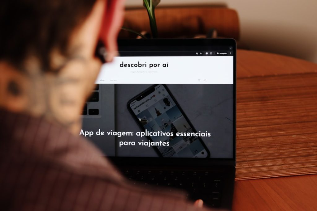 Como usar ArtiGen para gerar artigos com briefing de voz e tom de marca