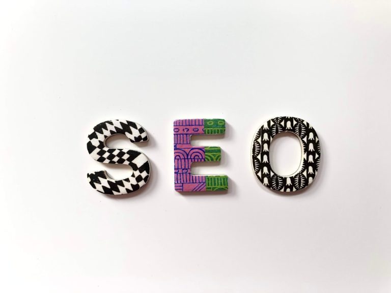 Como Gerar Artigos SEO que Atraem Afiliados e Parcerias sem Parecer Spam em 2026